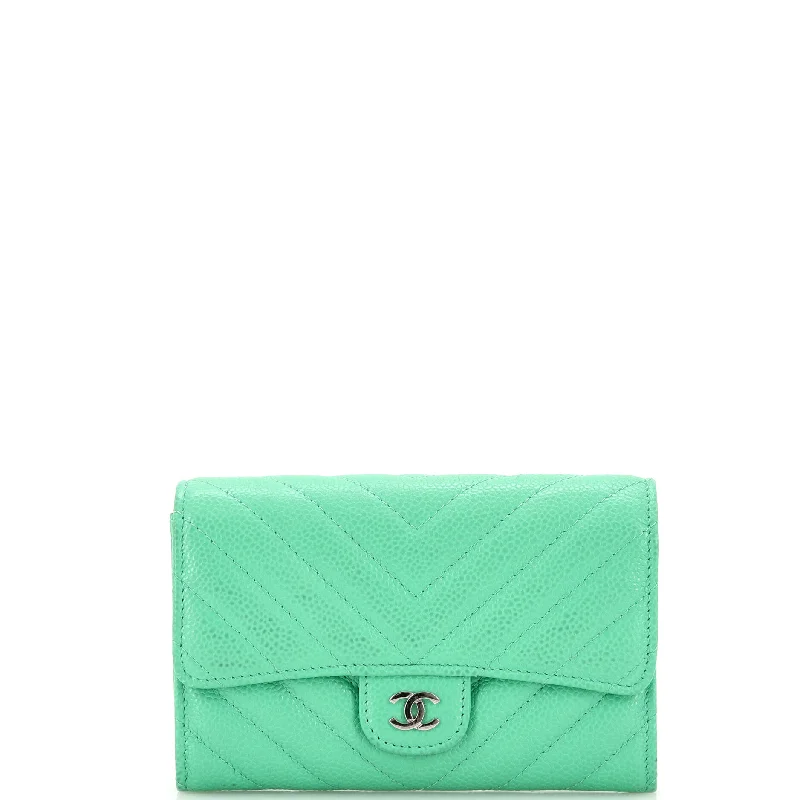 CC Gusset Classic Flap Wallet Quilted Caviar Medium