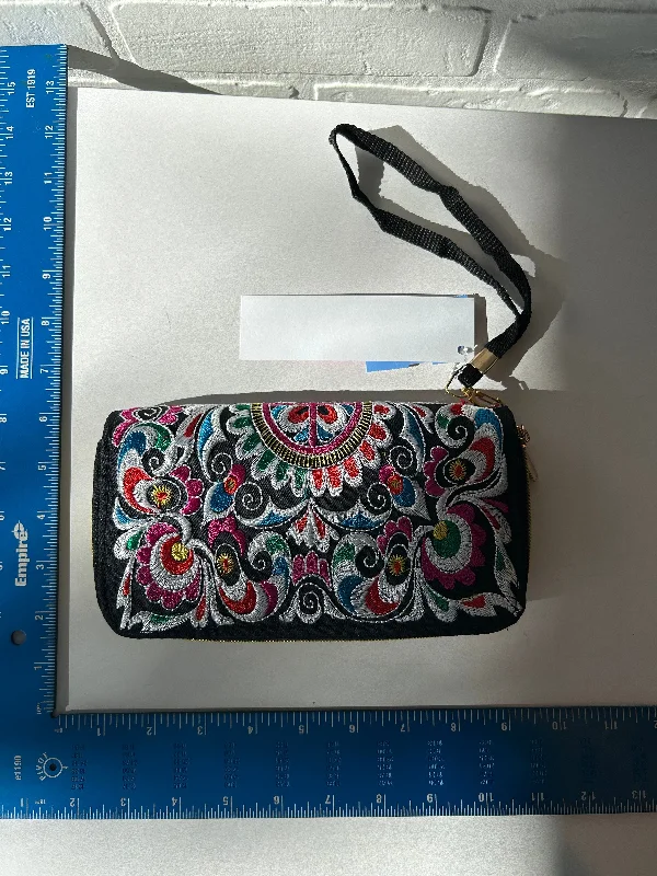 Wallet By Clothes Mentor, Size: Large